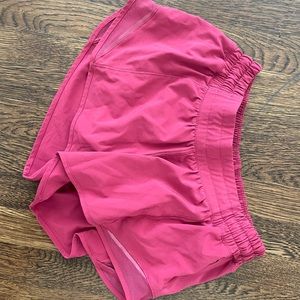 Lululemon Hotty Hot Low-Rise Lined Short 2.5”